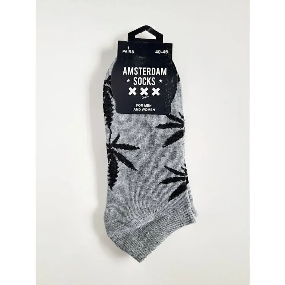 Amsterdam Souvenir Weed Leafs Unisex Gray Short Socks NWT
